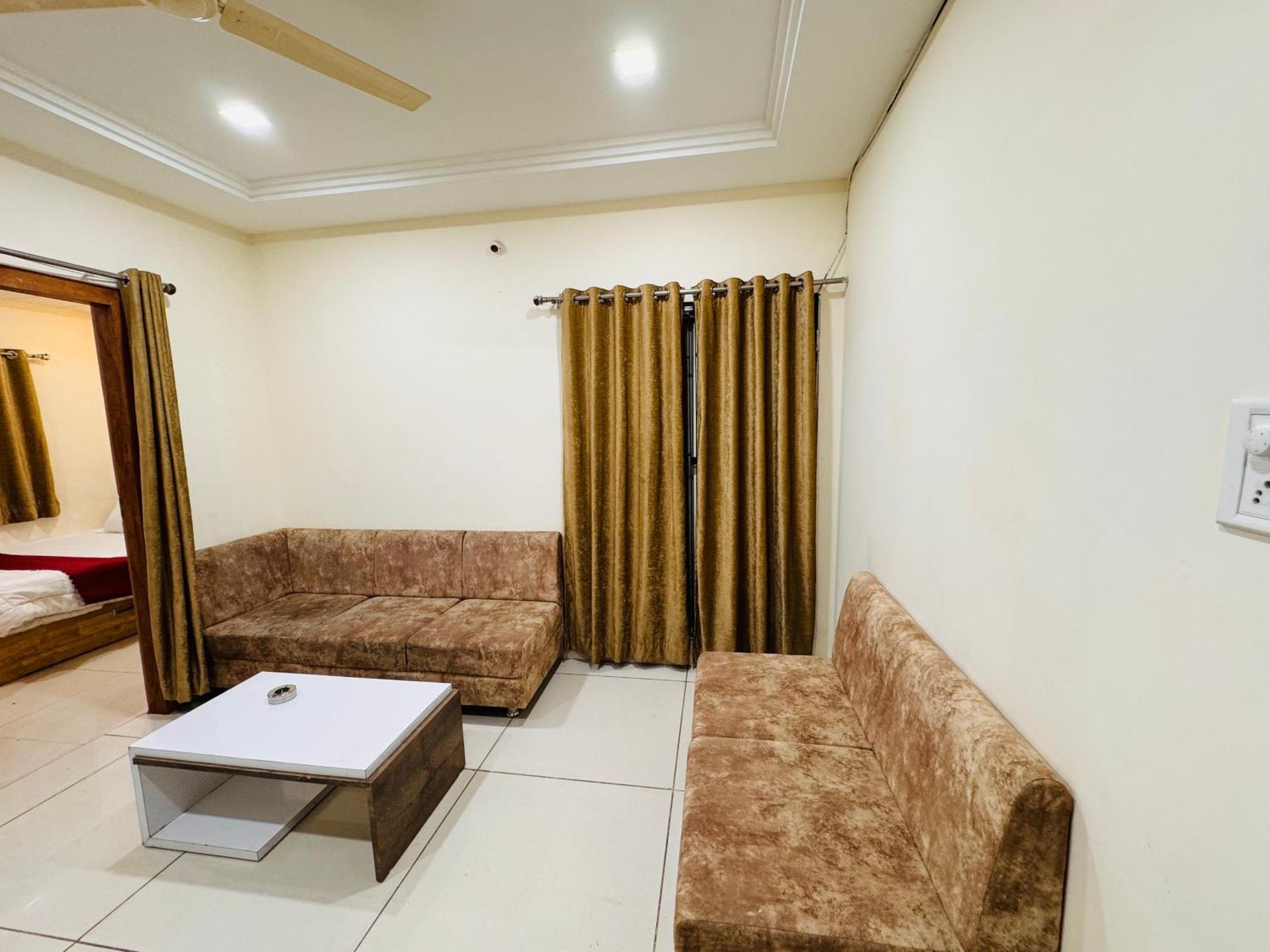 Home Escape 1Bhk Apartment Near Bombay Hospital Indore Exterior foto