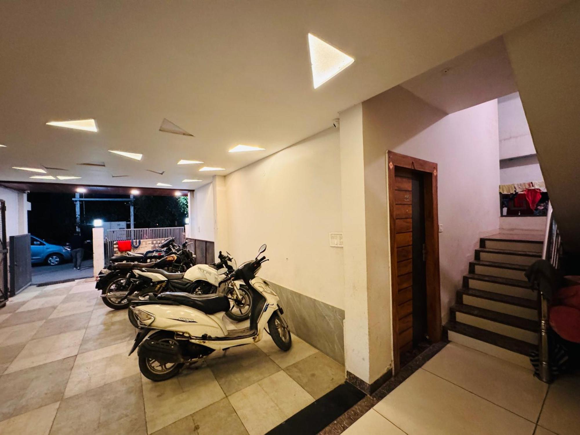 Home Escape 1Bhk Apartment Near Bombay Hospital Indore Exterior foto